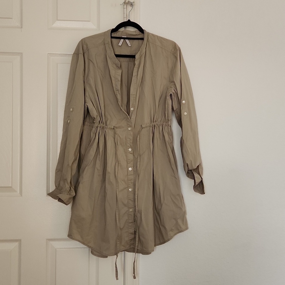 Old Navy Tan Long Sleeved Buttom Down Dress . Size Medium
